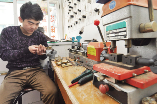 威旁乡开锁店为啥“牛号”频现 听开锁师傅讲什么锁最防盗